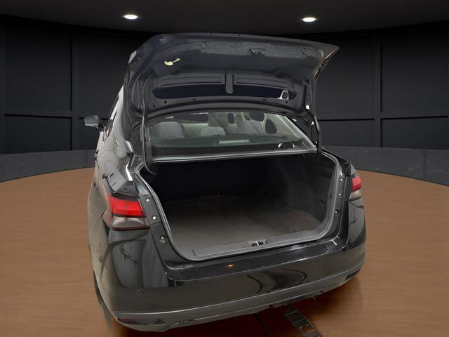 Used 2021 Nissan Versa SV FWD image 7