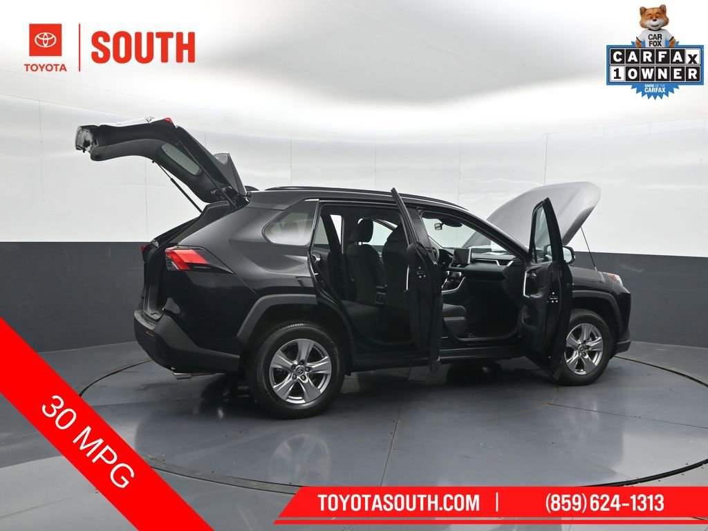 Used 2025 Toyota RAV4 XLE FWD image 53