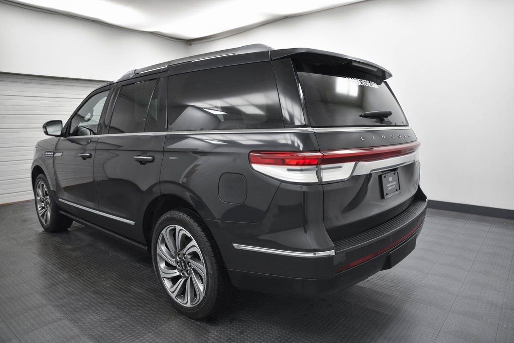 Used 2023 Lincoln Navigator Reserve image 5