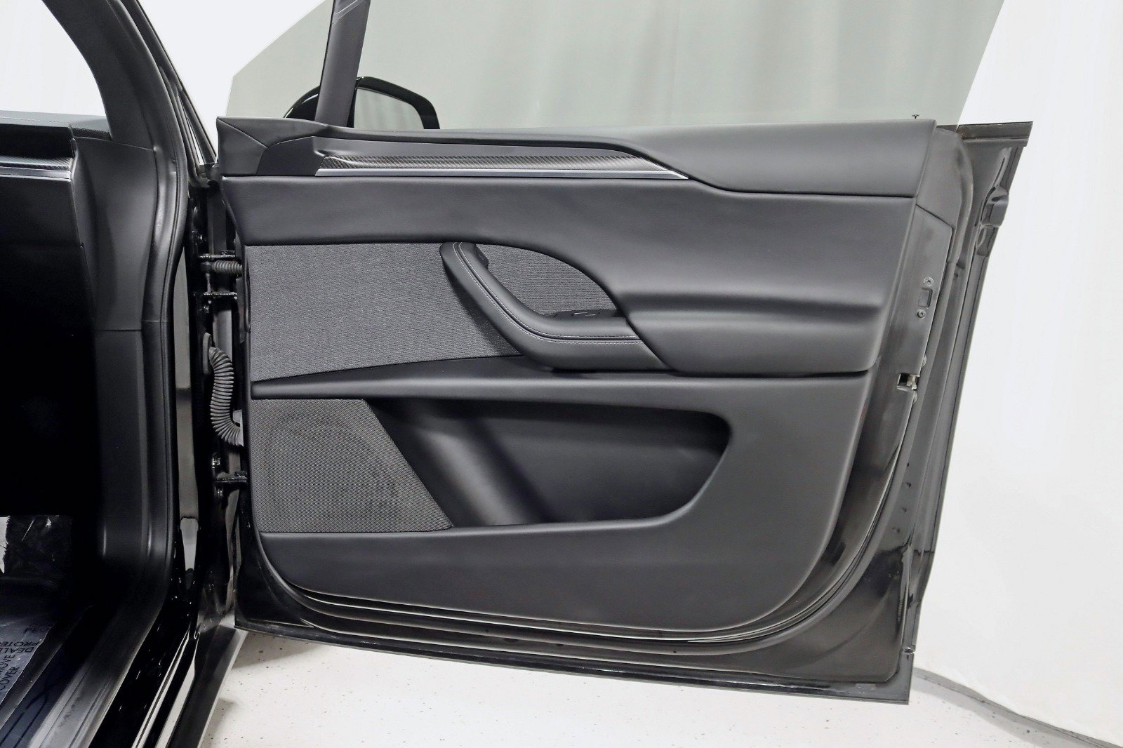 Used 2022 Tesla Model X Plaid image 37