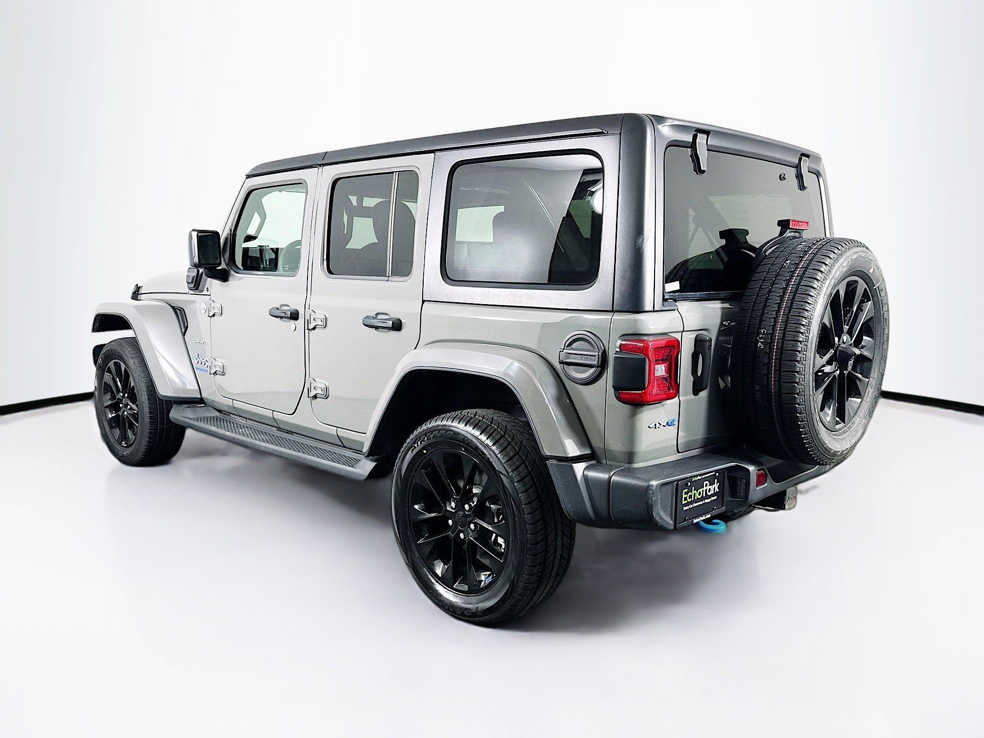Used 2023 Jeep Wrangler Sahara image 5