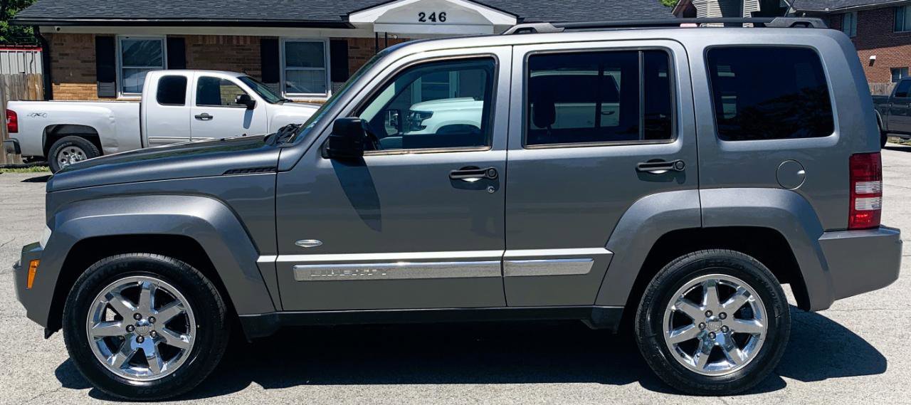 Used 2012 Jeep Liberty Sport AWD/4WD image 2