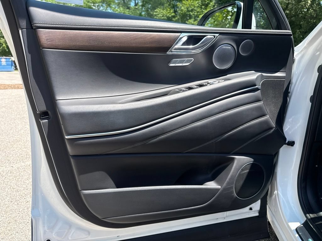Certified 2025 Genesis GV80 2.5T Advanced AWD/4WD image 13
