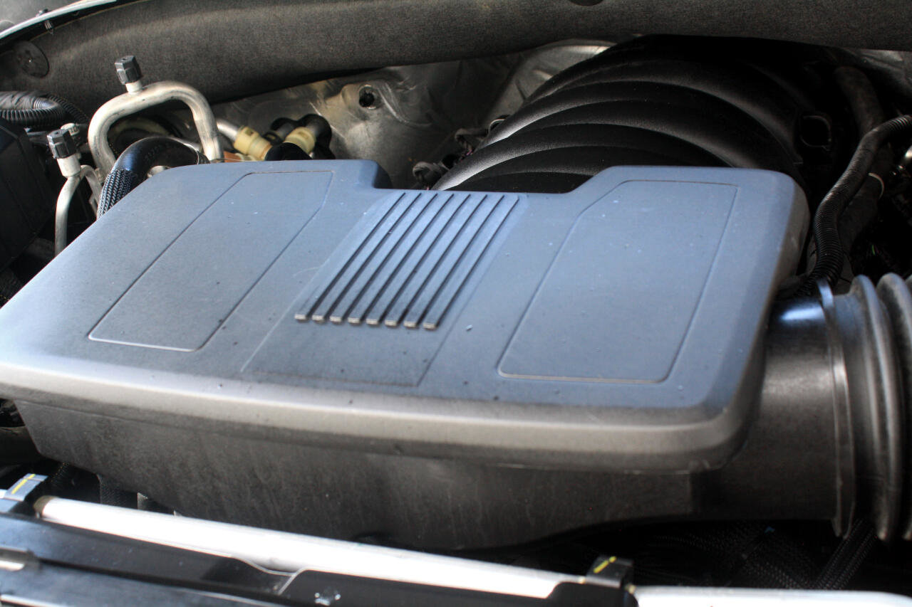 Used 2023 GMC Yukon Denali image 48