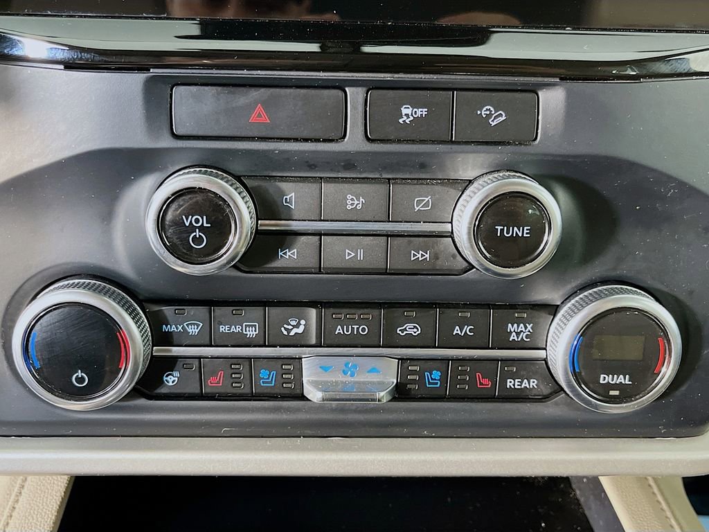 Used 2023 Ford Expedition Max XLT image 22