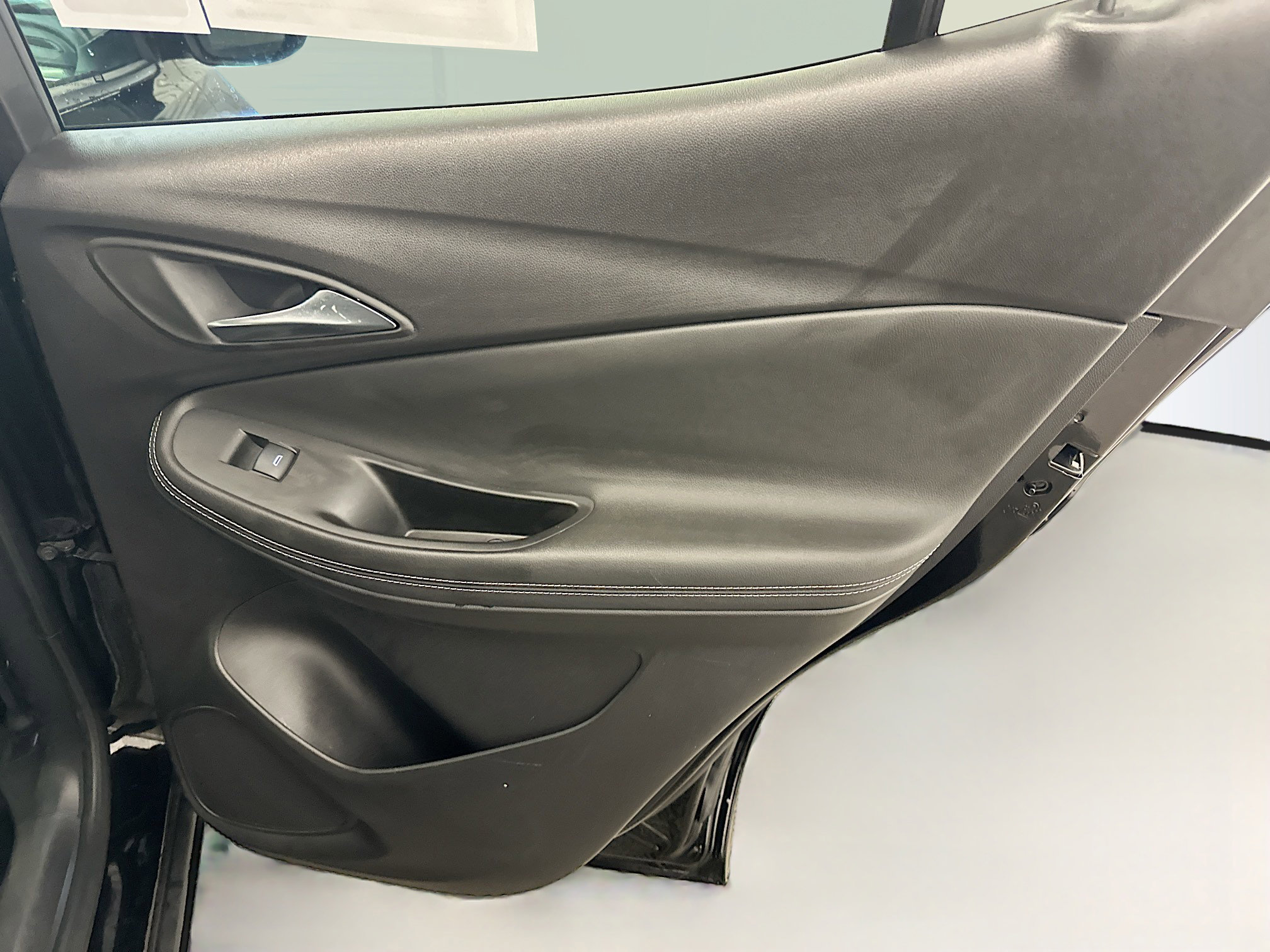 Used 2025 Buick Encore GX Preferred image 30