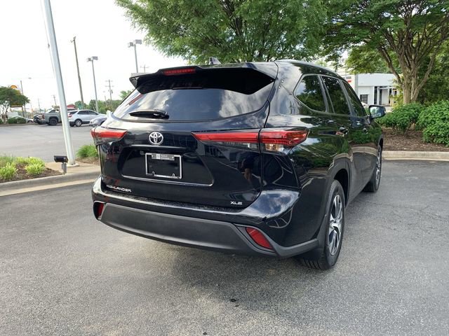 Used 2023 Toyota Highlander XLE image 8