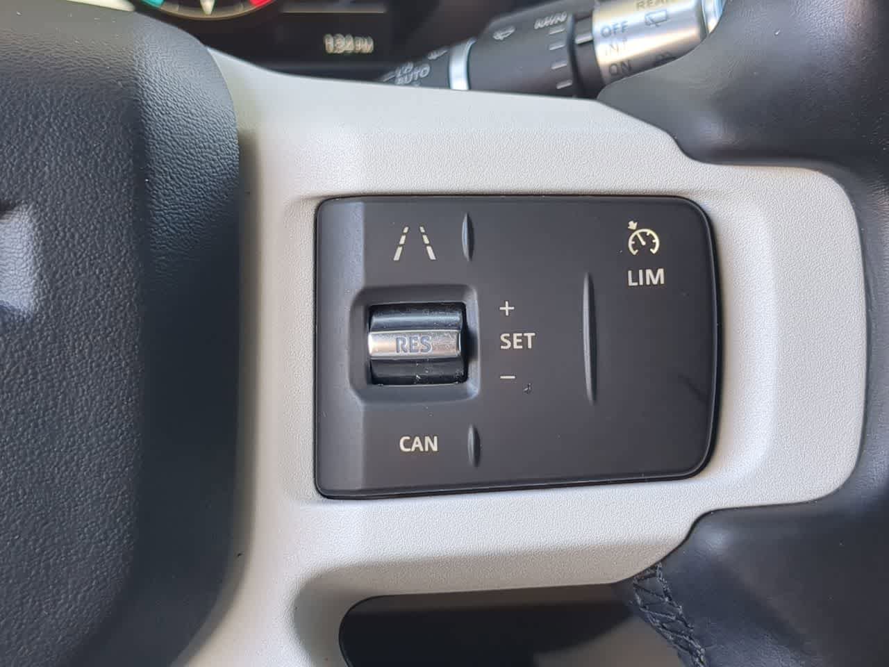 Used 2022 Land Rover Defender 110 S image 27