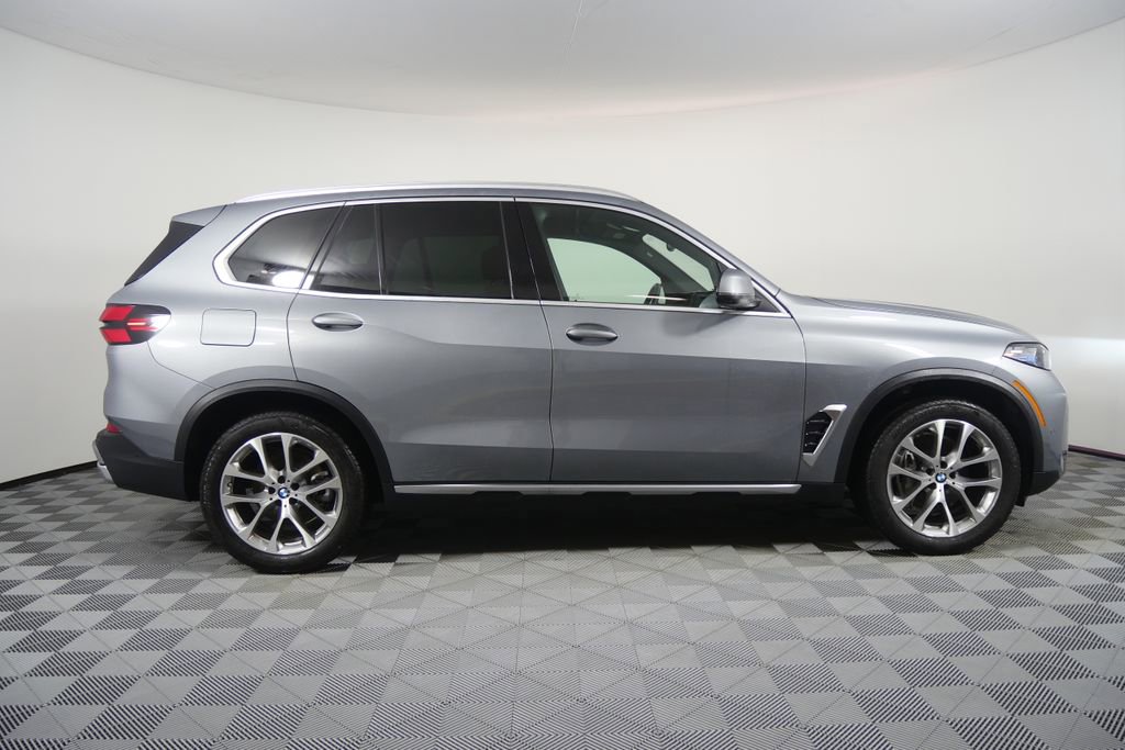 Certified 2025 BMW X5 xDrive40i image 2