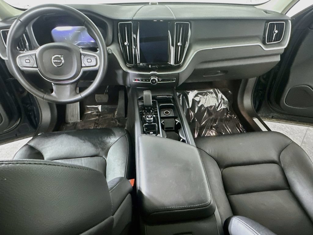 Used 2023 Volvo XC60 B5 Core AWD/4WD image 16