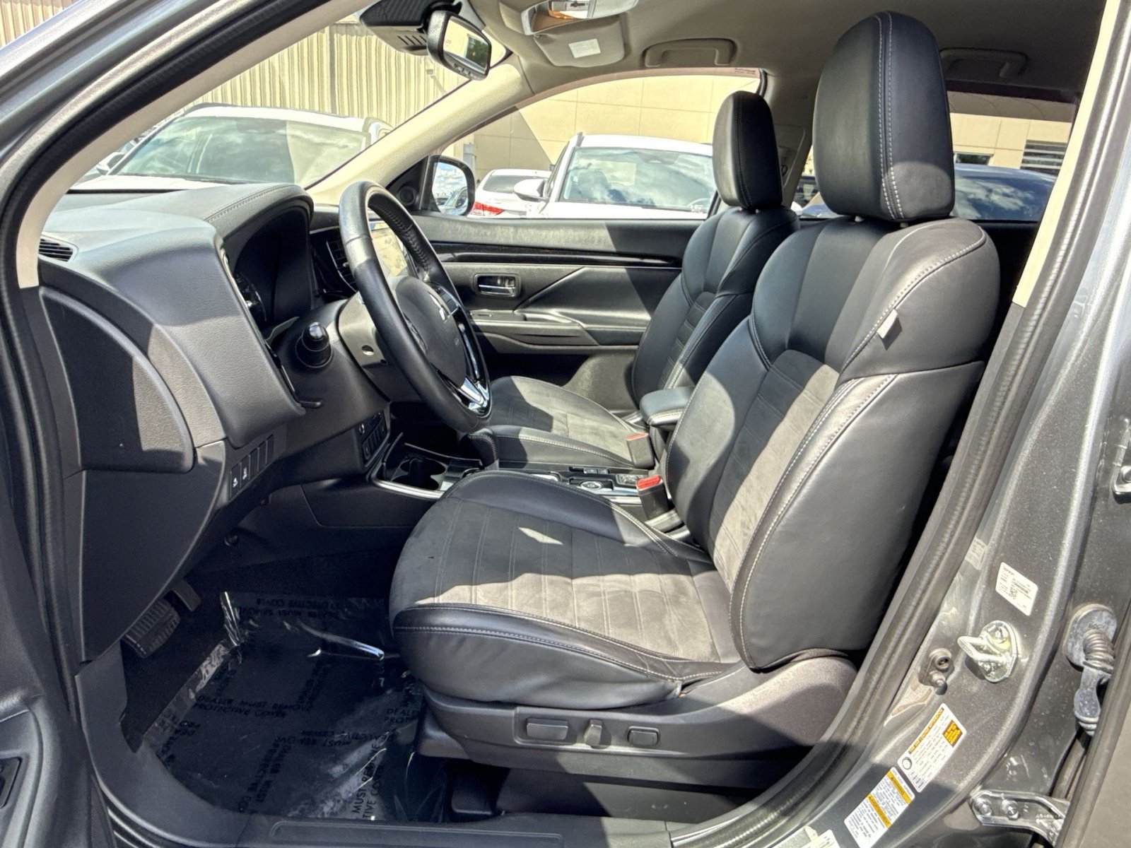 Used 2020 Mitsubishi Outlander ES AWD/4WD image 13