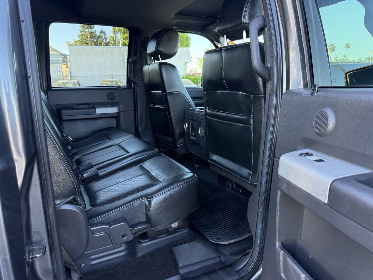 Used 2015 Ford F250 Lariat w/ Lariat Ultimate Package AWD/4WD image 12