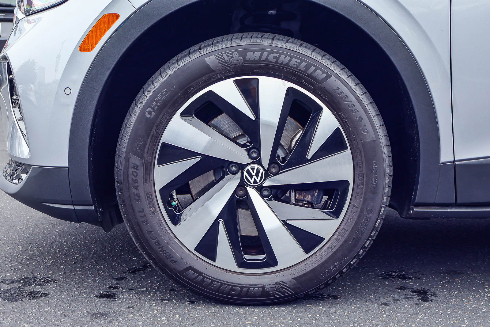 Used 2023 Volkswagen ID.4 Pro AWD/4WD image 17