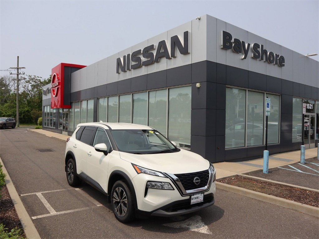 Certified 2022 Nissan Rogue SV image 2
