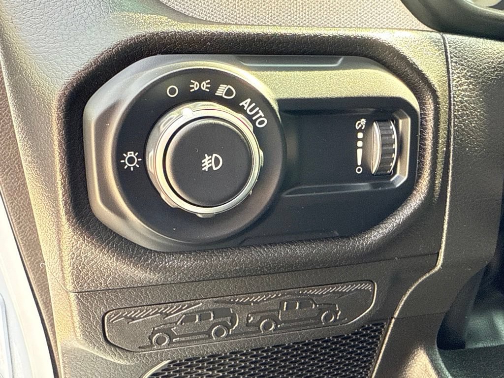 Used 2024 Jeep Wrangler Unlimited Sport AWD/4WD image 24