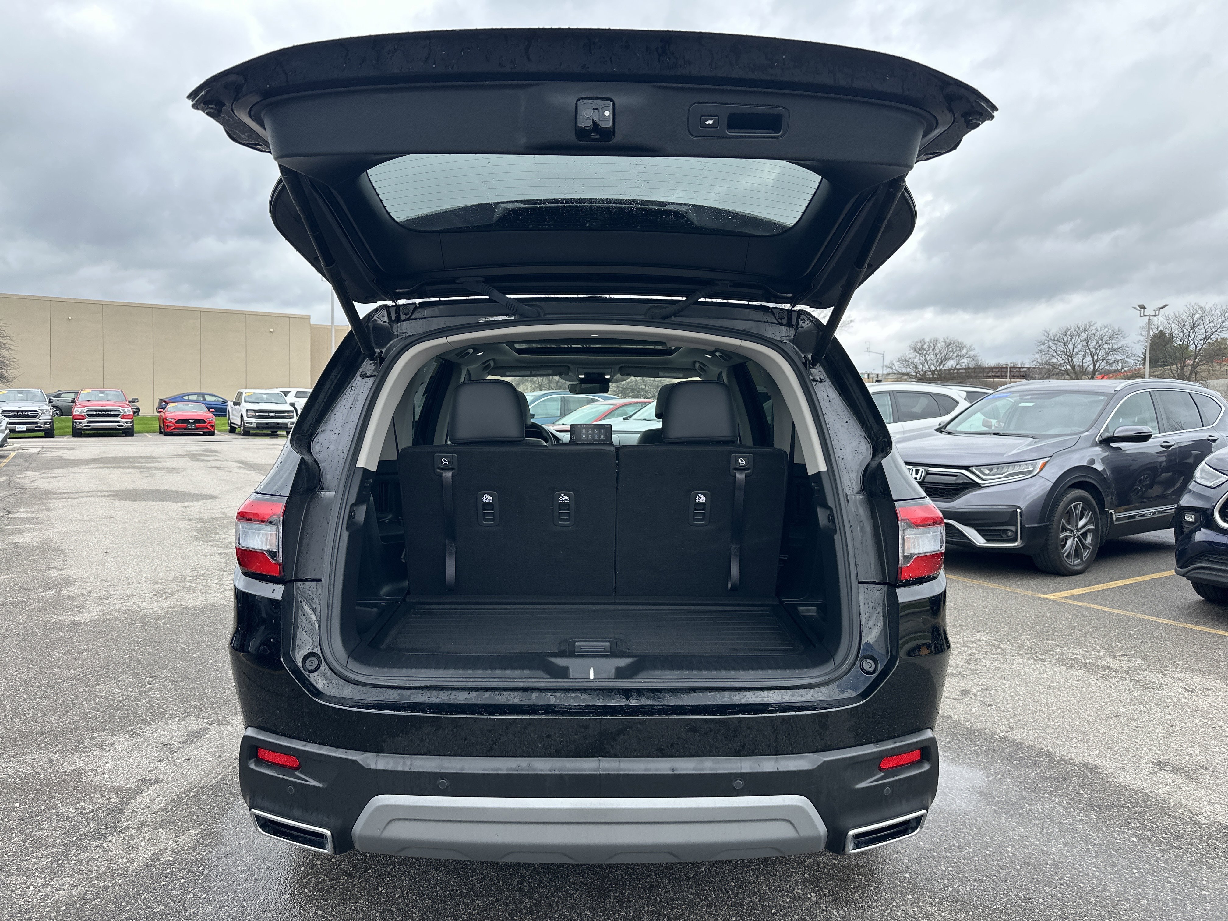 Certified 2023 Honda Pilot Touring image 10