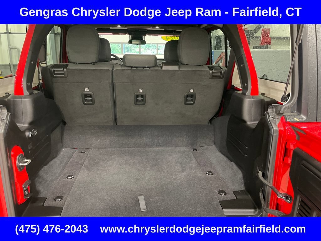 Used 2024 Jeep Wrangler Unlimited w/ Convenience Group AWD/4WD image 25