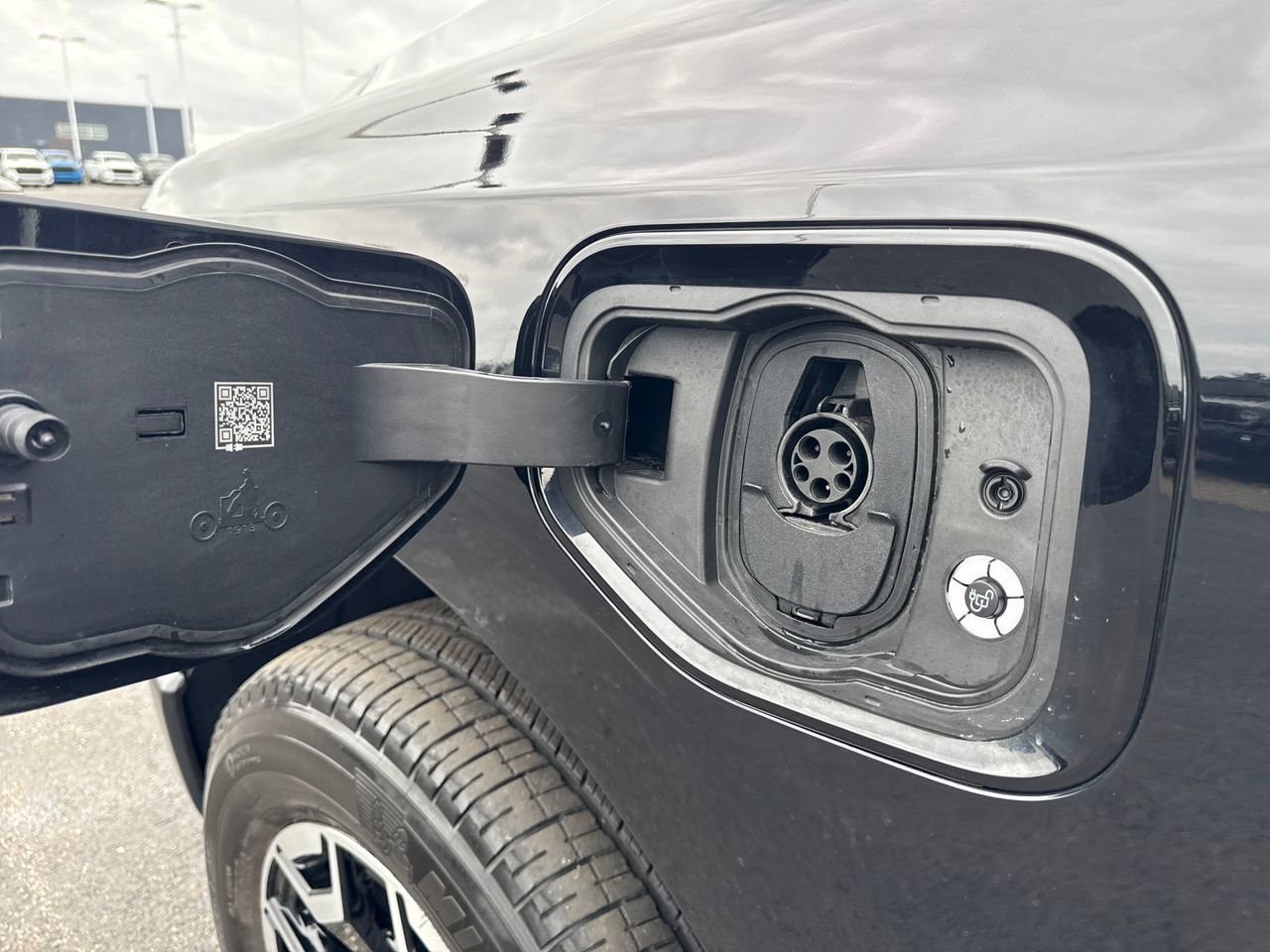 Used 2023 Ford F150 Lightning Pro image 12