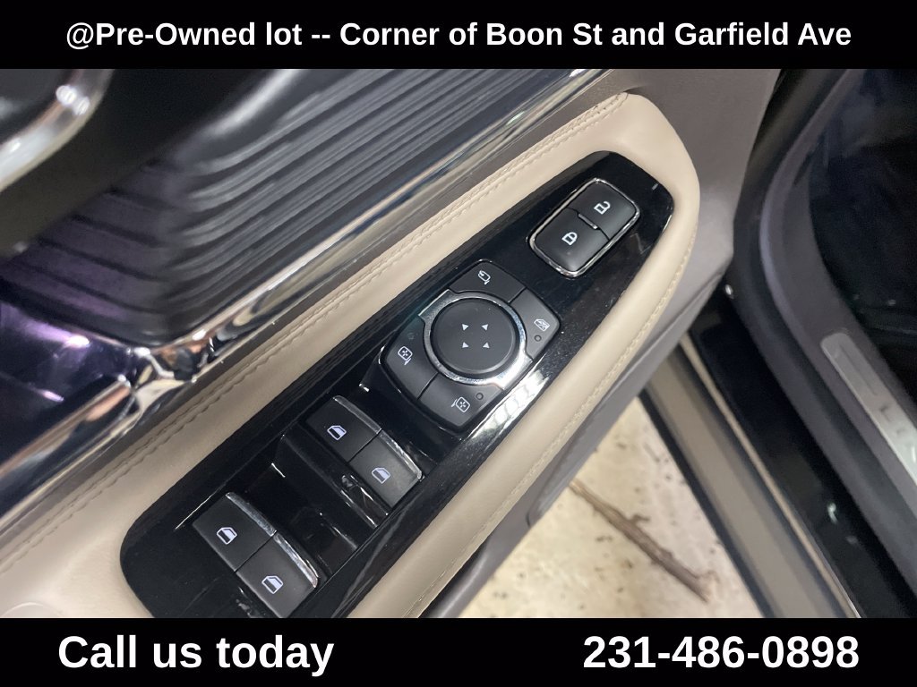 Used 2021 Lincoln Corsair AWD w/ Premium Package image 16