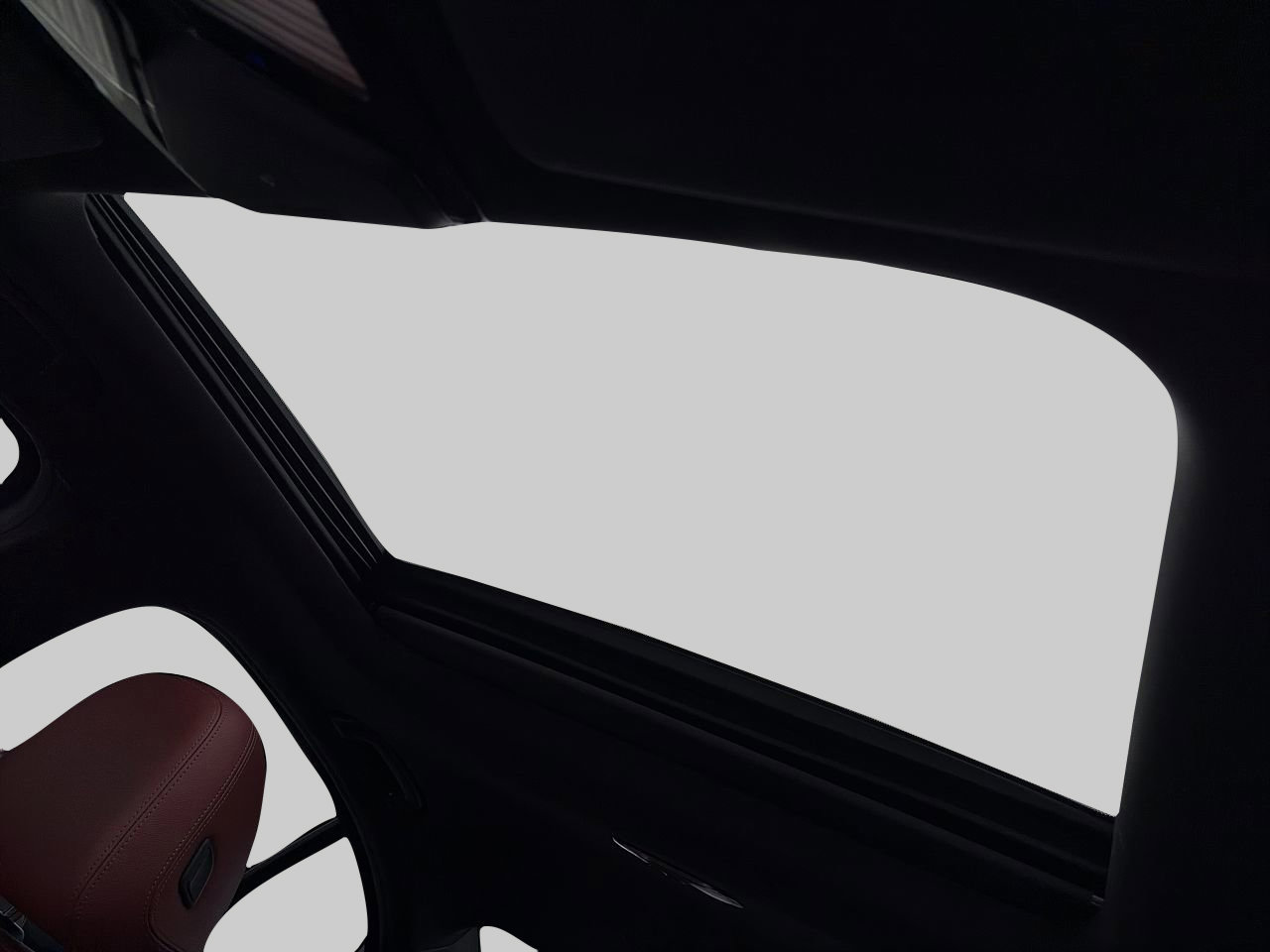 Used 2022 BMW 330i Sedan w/ Driving Assistance Package image 28