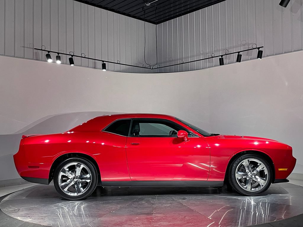Used 2012 Dodge Challenger SXT Plus RWD image 4