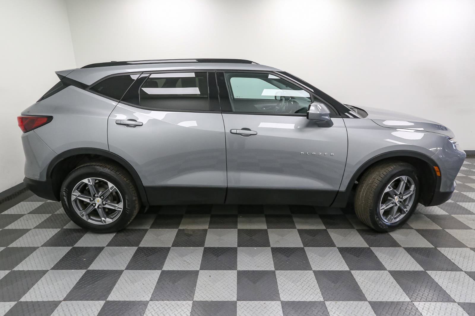 Used 2023 Chevrolet Blazer LT w/ Convenience Package image 9