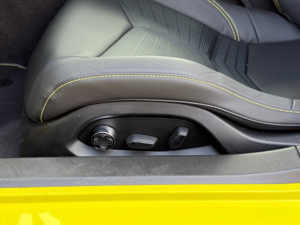 Used 2024 Chevrolet Corvette Stingray Premium Conv w/ Z51 Performance Package RWD image 16