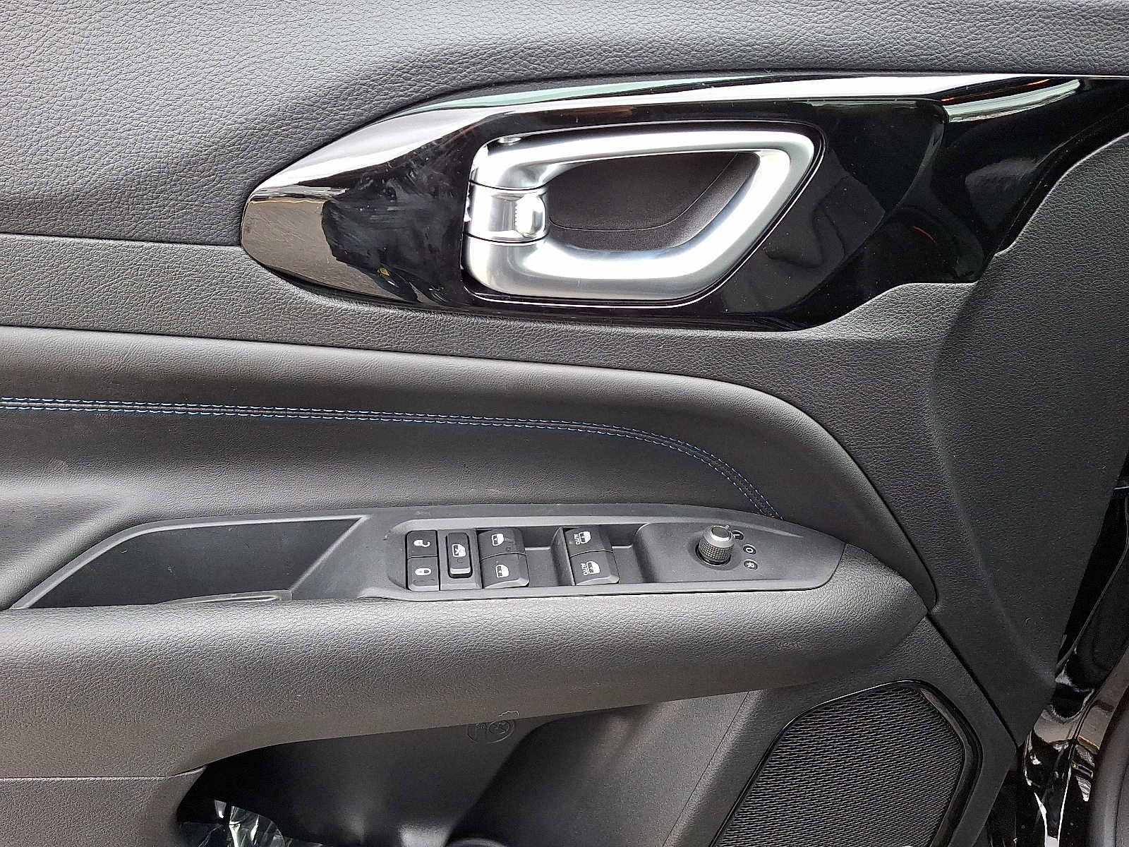 New 2026 Jeep Compass Limited w/ Sun, Sound & Navigation Group image 8