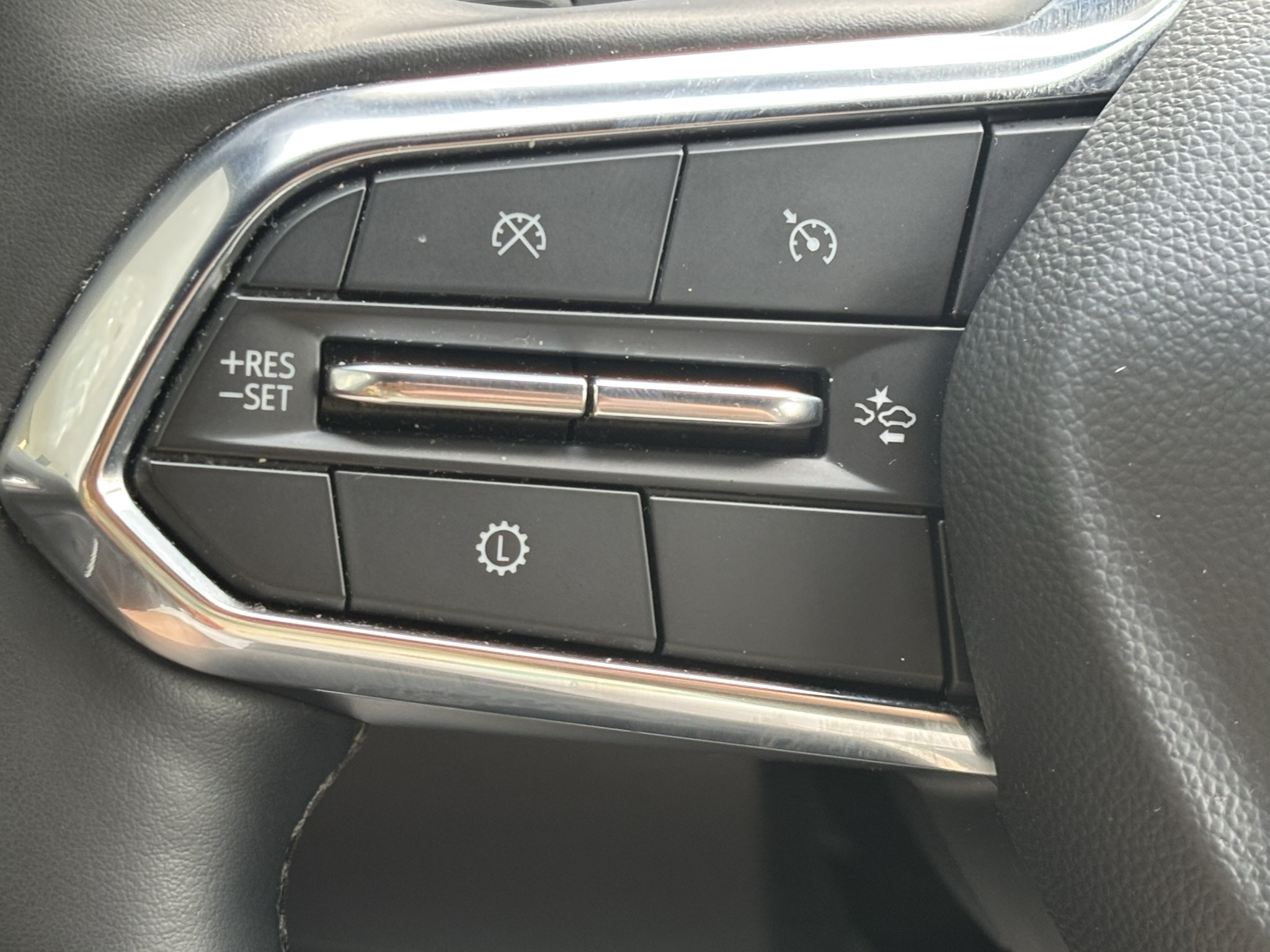 Used 2025 Chevrolet Equinox LT w/ Convenience Package II AWD/4WD image 9