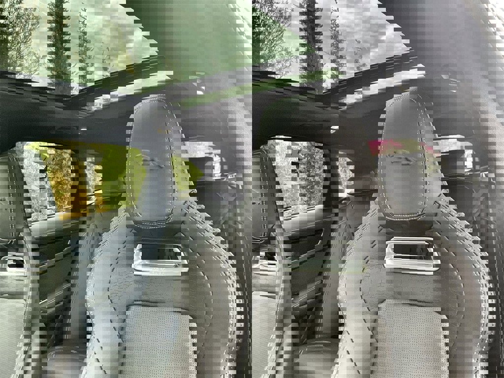 New 2026 Jaguar F-PACE R-Dynamic S image 19