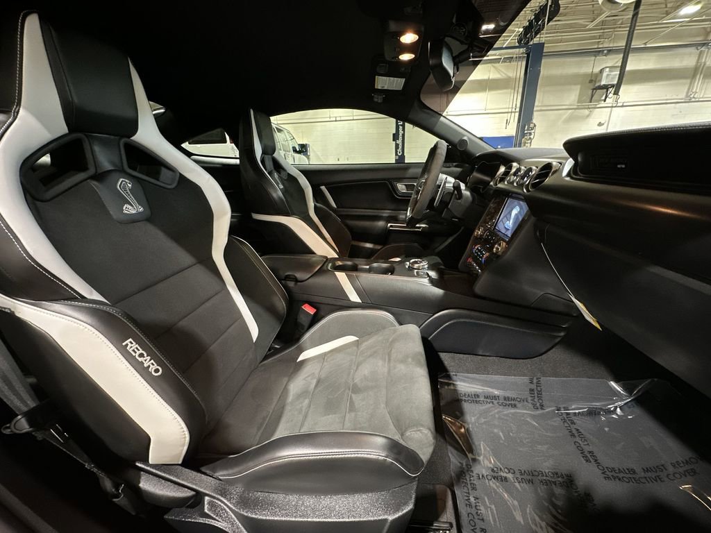 Used 2022 Ford Mustang Shelby GT500 w/ Technology Package image 25