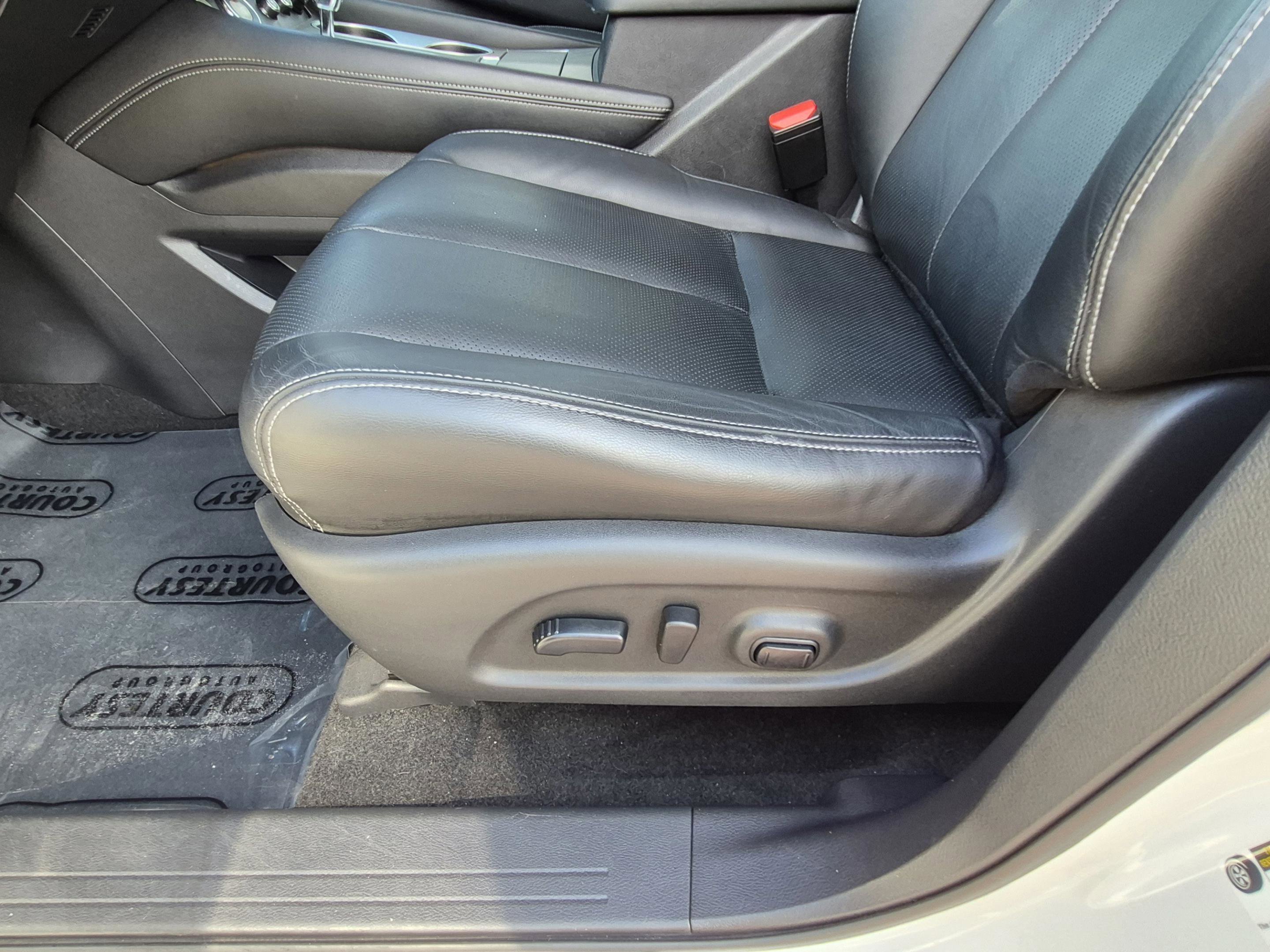 Used 2016 Nissan Murano Platinum w/ Platinum Technology Package FWD image 21