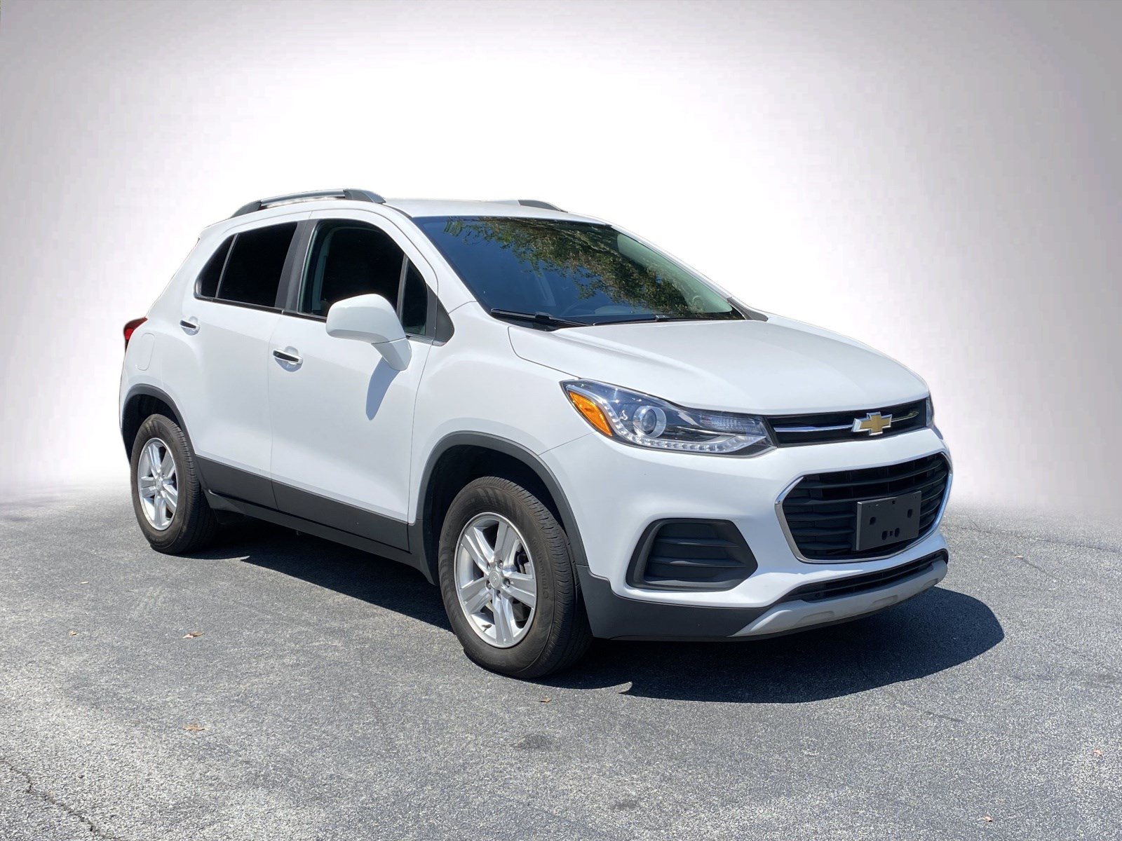 Used 2020 Chevrolet Trax LT w/ Driver Confidence Package AWD/4WD image 2