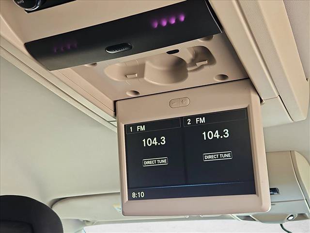 Used 2014 Chrysler Town & Country Touring FWD image 24