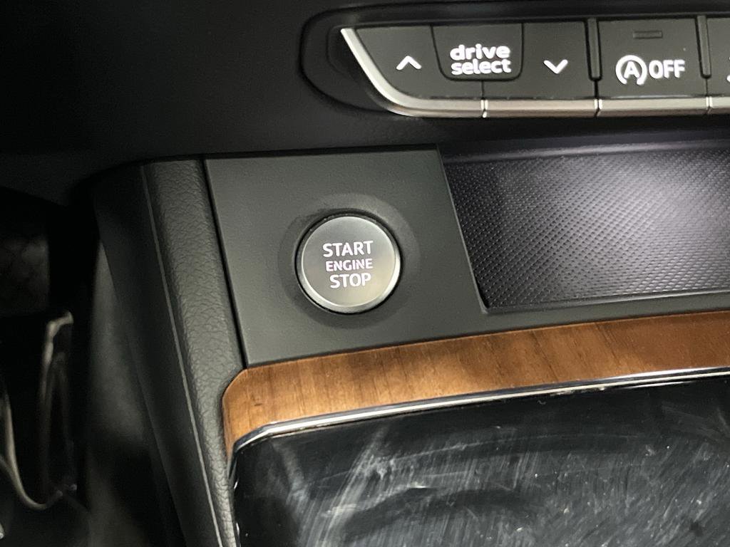 Used 2023 Audi Q5 2.0T Premium w/ Convenience Package image 21