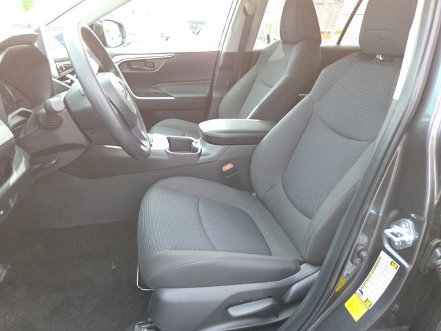 Used 2025 Toyota RAV4 LE AWD/4WD image 9