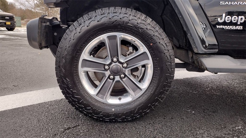 Used 2020 Jeep Wrangler Unlimited Sahara image 9