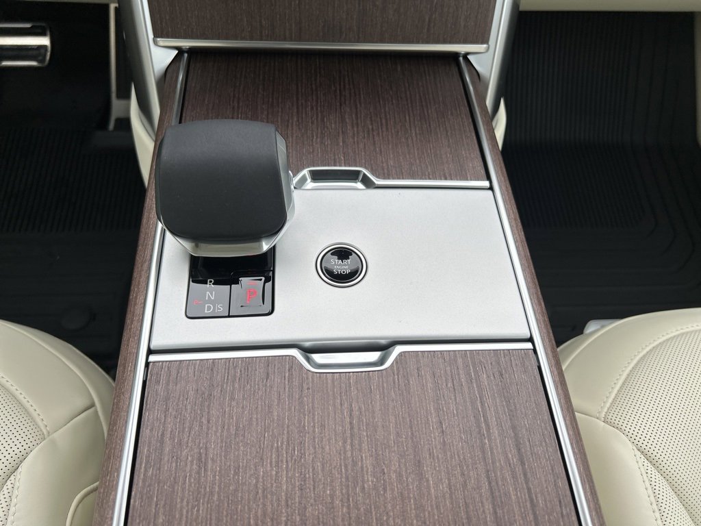 New 2025 Land Rover Range Rover SE image 23