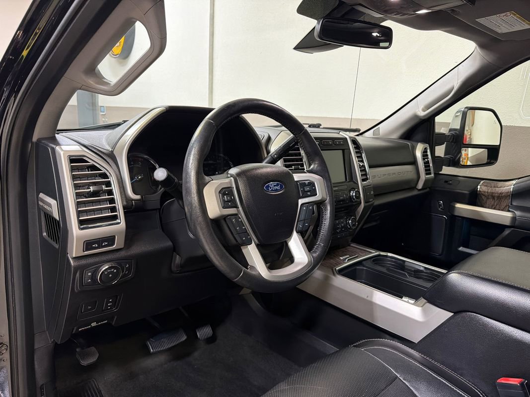 Used 2017 Ford F250 Lariat w/ Lariat Ultimate Package AWD/4WD image 13