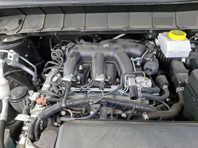 Used 2024 Nissan Pathfinder SV w/ SV Premium Package AWD/4WD image 30