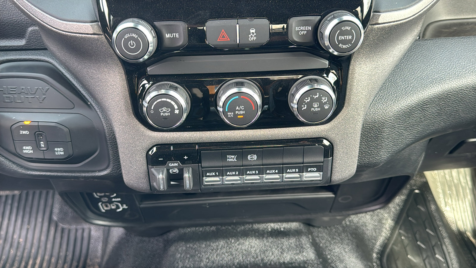 New 2026 RAM 3500 Tradesman image 19