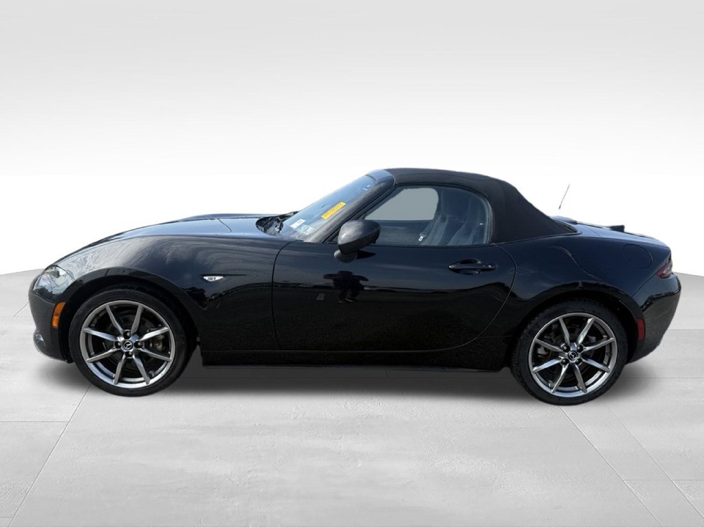 Used 2023 MAZDA MX-5 Miata Grand Touring w/ Weather Package RWD image 2