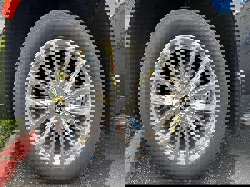 Used 2021 Cadillac Escalade Premium Luxury w/ LPO, Illumination Package image 21