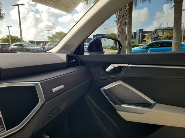 Certified 2025 Audi Q3 2.0T Premium Plus w/ Premium Plus Package image 28