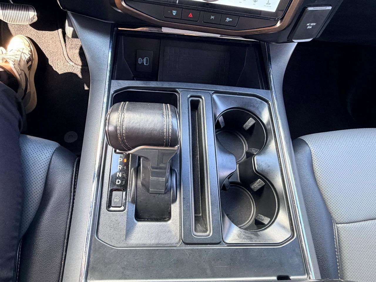Used 2022 Ford F150 Lightning Lariat AWD/4WD image 23