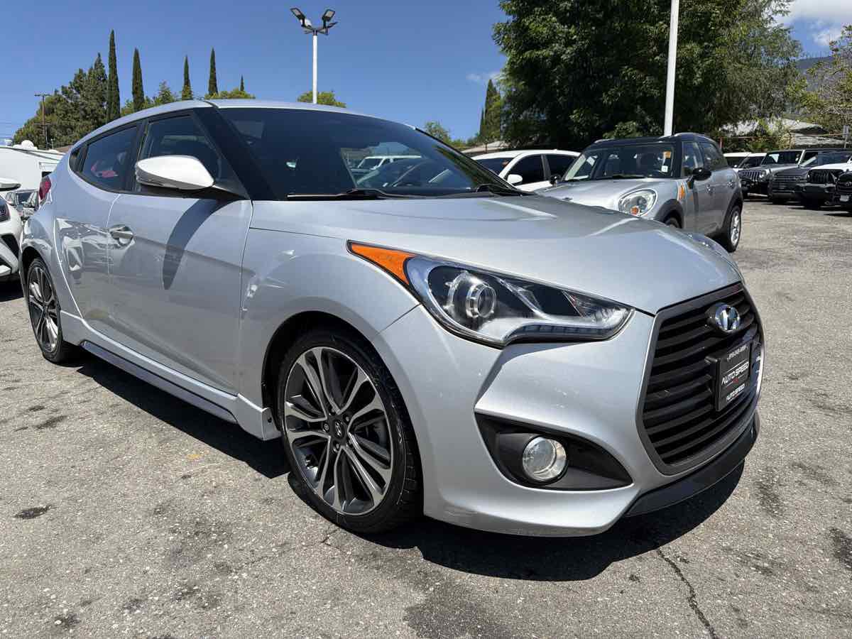 Used 2016 Hyundai Veloster Turbo FWD image 1