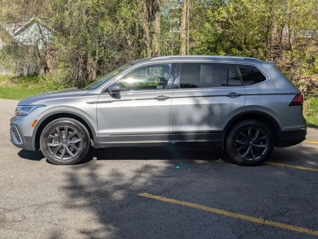 Used 2022 Volkswagen Tiguan SE AWD/4WD image 4