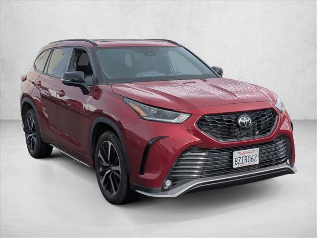 Used 2022 Toyota Highlander XSE image 3