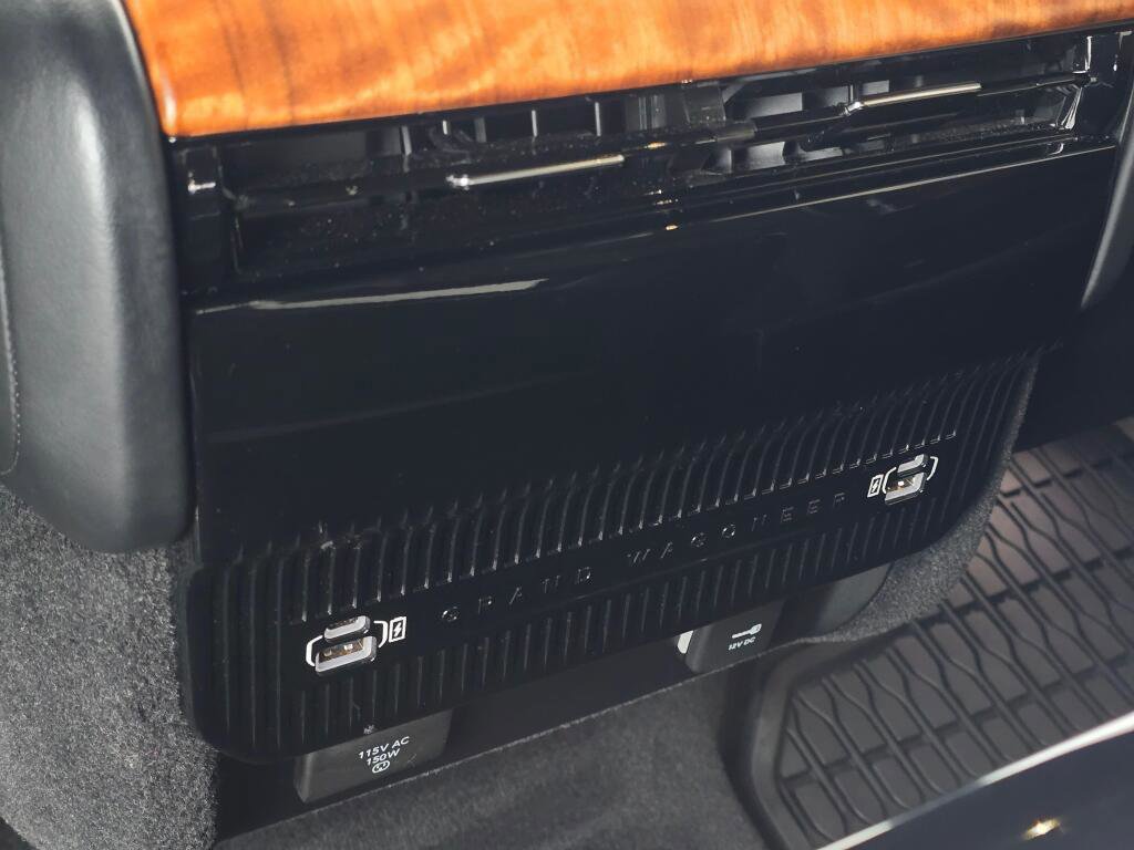 Used 2022 Jeep Grand Wagoneer Series III image 21