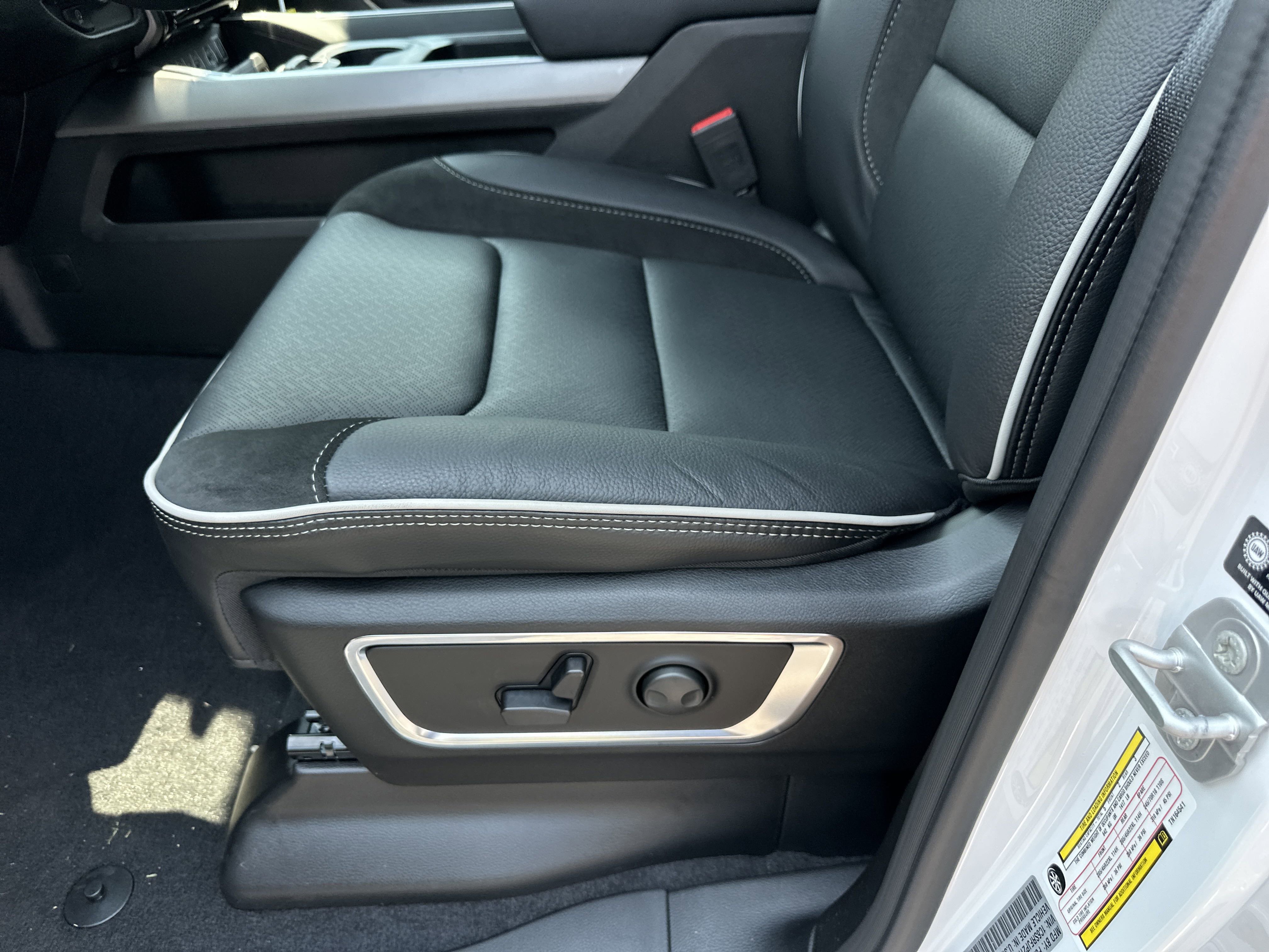 New 2026 RAM 1500 Laramie w/ Night Edition image 29